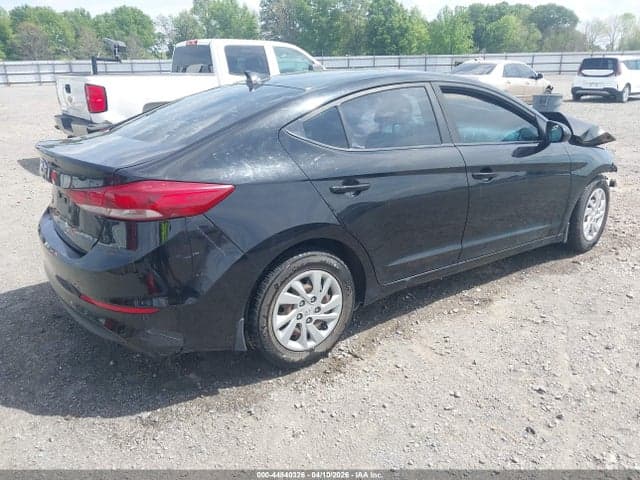 2017 HYUNDAI ELANTRA SE 4