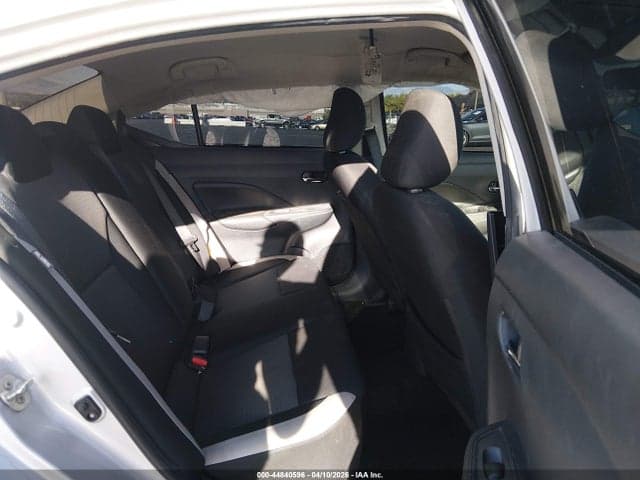 2020 NISSAN VERSA SV XTRONIC CVT 8