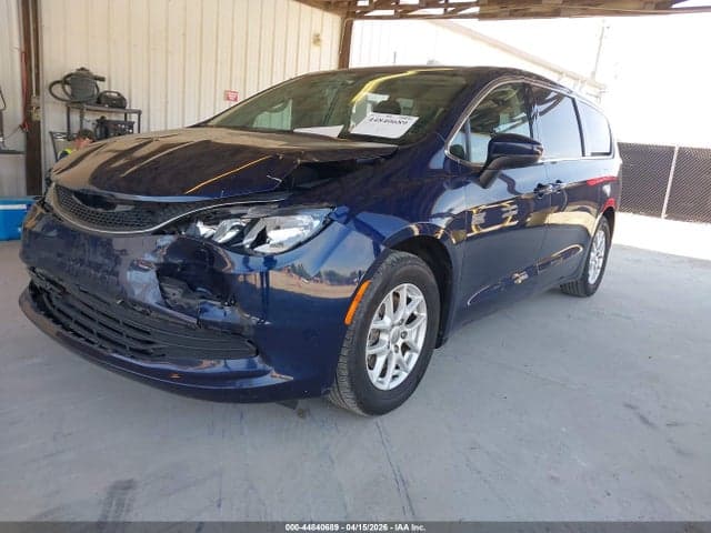 2020 CHRYSLER VOYAGER LX 2