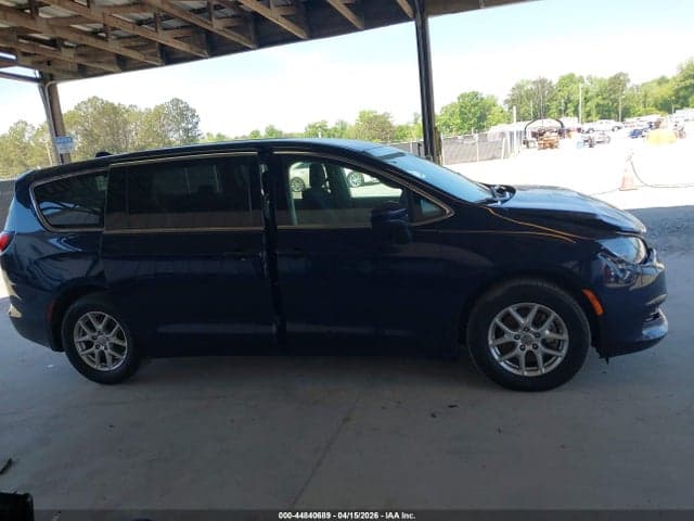 2020 CHRYSLER VOYAGER LX 13