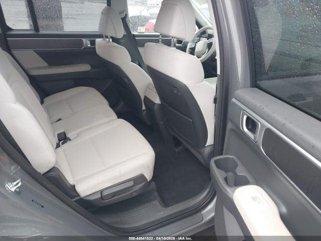 2025 HYUNDAI SANTA FE SE 8