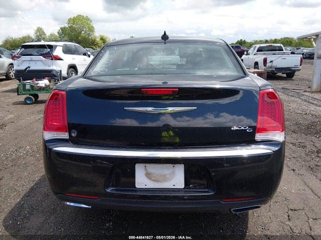 2017 CHRYSLER 300C 16