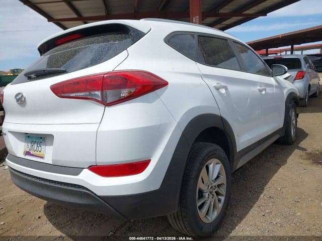 2017 HYUNDAI TUCSON SE 4