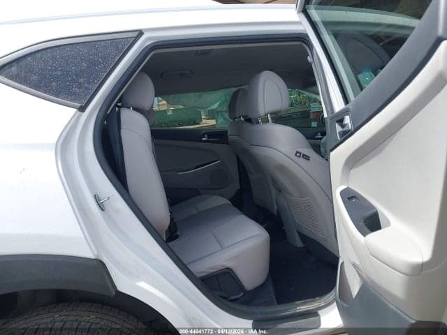 2017 HYUNDAI TUCSON SE 8