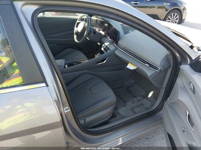 2024 HYUNDAI ELANTRA SEL 5