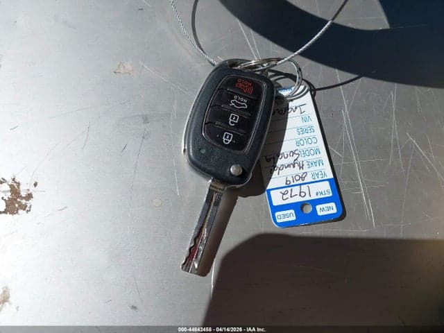 2019 HYUNDAI SONATA SE 11