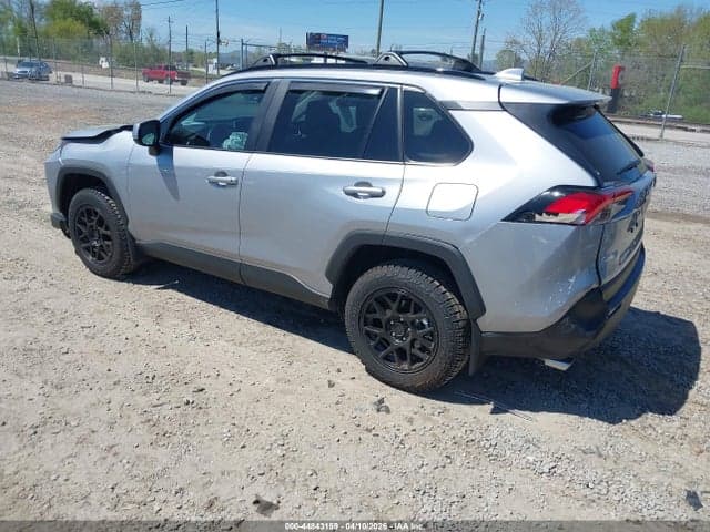 2025 TOYOTA RAV4 XLE 3