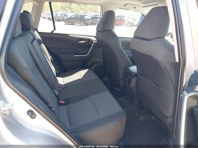 2025 TOYOTA RAV4 XLE 8