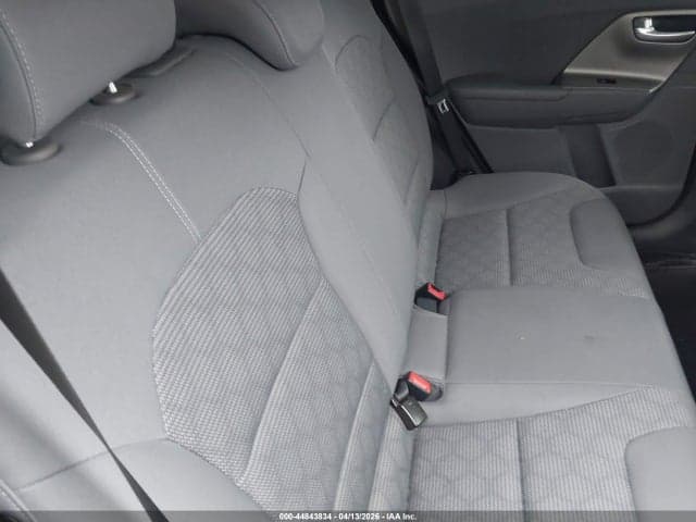 2022 KIA NIRO LX 8