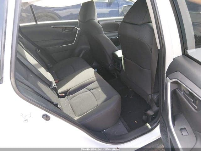 2024 TOYOTA RAV4 LE 8
