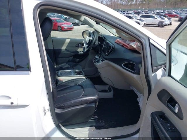 2023 CHRYSLER PACIFICA TOURING L 5