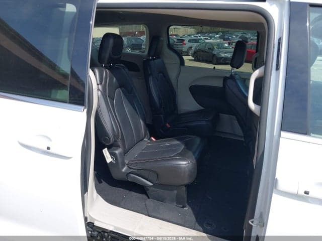2023 CHRYSLER PACIFICA TOURING L 8