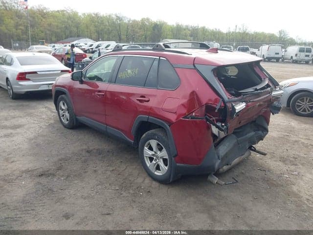 2020 TOYOTA RAV4 XLE 3