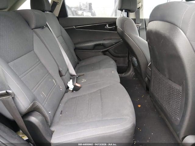 2017 KIA SORENTO 2.4L LX 8