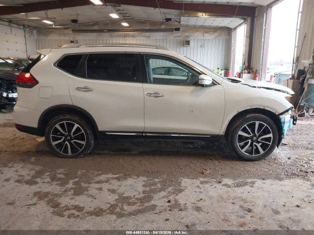 2017 NISSAN ROGUE SL 13