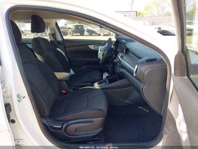 2024 KIA FORTE LXS 5
