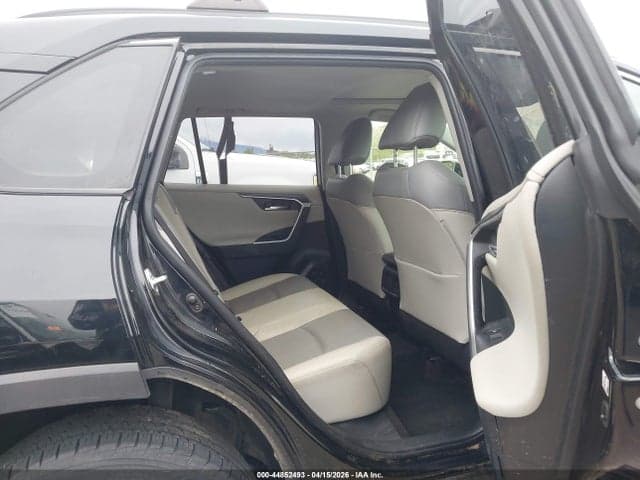 2019 TOYOTA RAV4 LIMITED 8