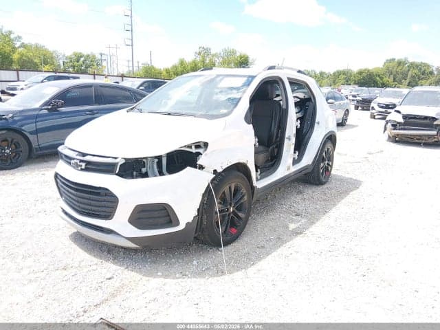 2020 CHEVROLET TRAX FWD LT 2