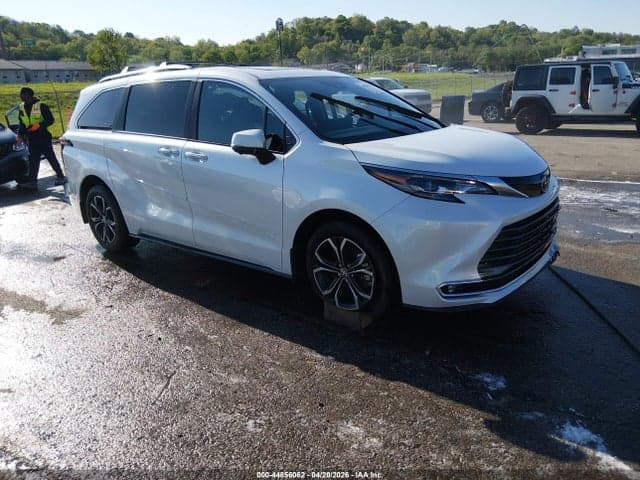 2025 TOYOTA SIENNA PLATINUM 1