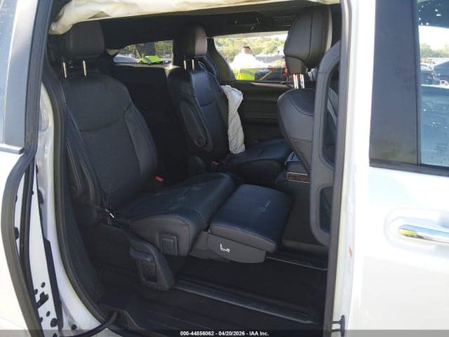 2025 TOYOTA SIENNA PLATINUM 8
