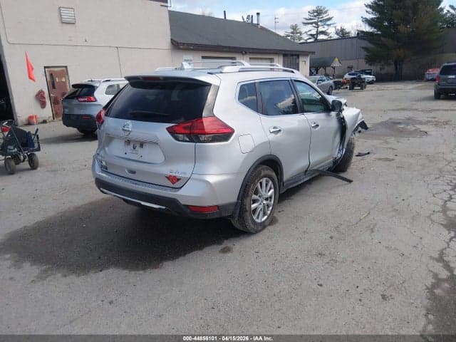 2017 NISSAN ROGUE SV 4