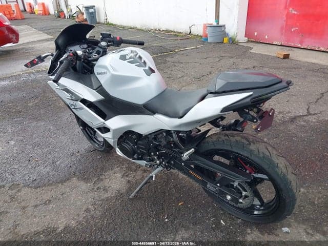 2025 KAWASAKI EX500 3