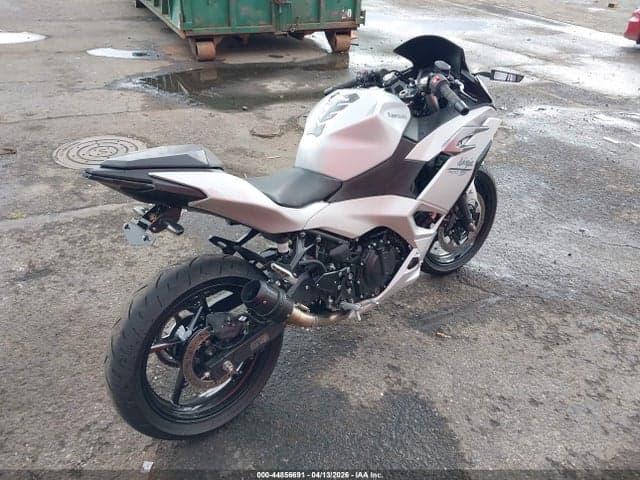 2025 KAWASAKI EX500 4