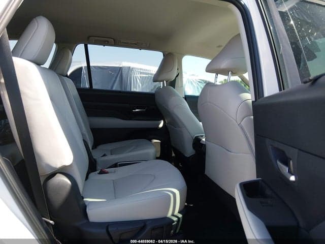 2026 TOYOTA GRAND HIGHLANDER XLE 8