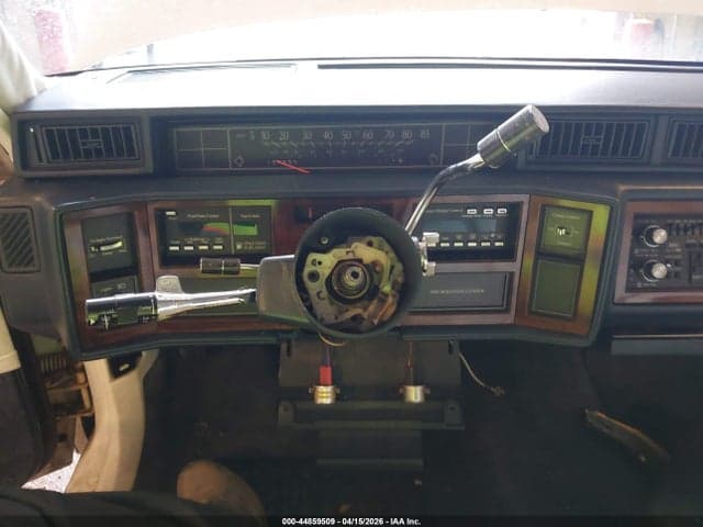 1986 CADILLAC DEVILLE FLEETWOOD 6
