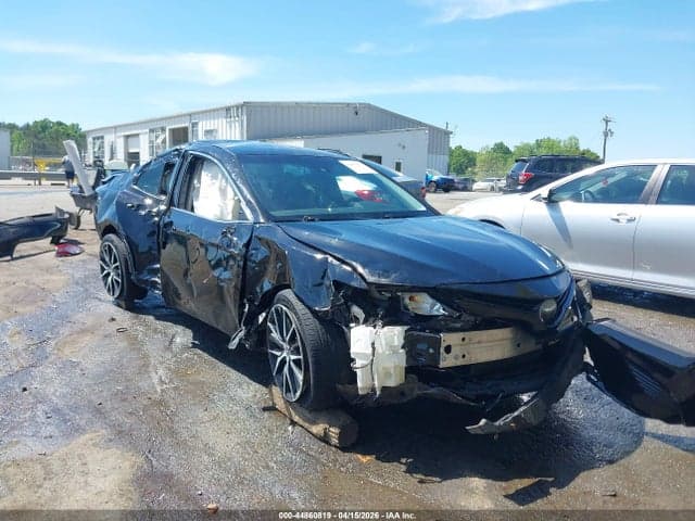 2018 TOYOTA CAMRY SE - 1