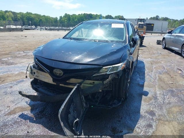 2018 TOYOTA CAMRY SE 13