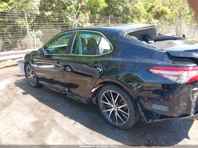 2018 TOYOTA CAMRY SE 15