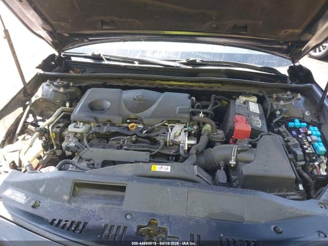 2018 TOYOTA CAMRY SE 10