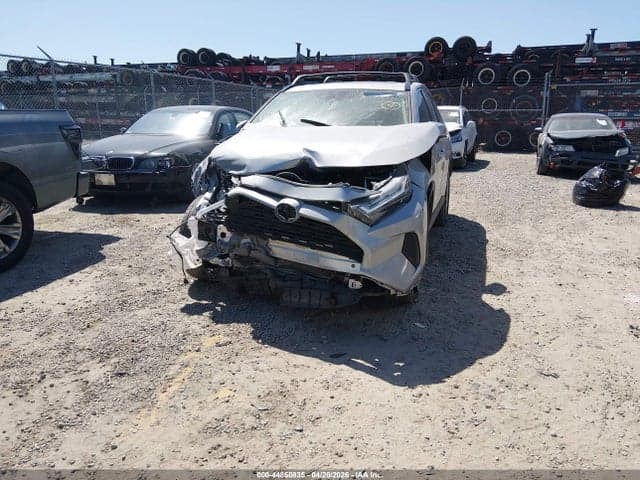 2024 TOYOTA RAV4 XLE 2