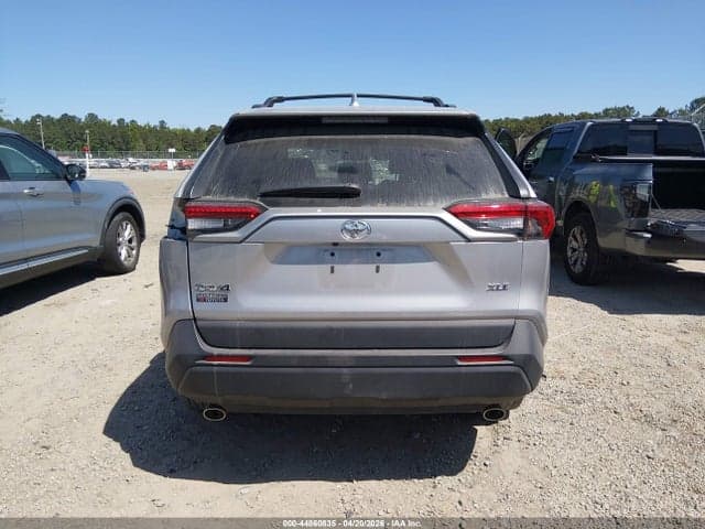 2024 TOYOTA RAV4 XLE 17