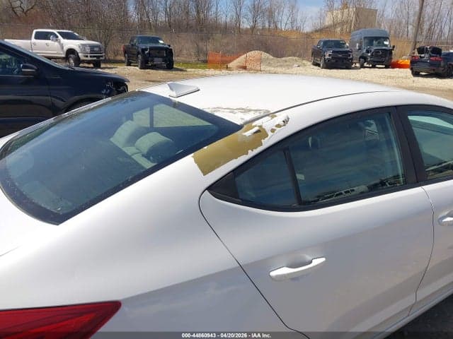 2017 HYUNDAI ELANTRA SE 14
