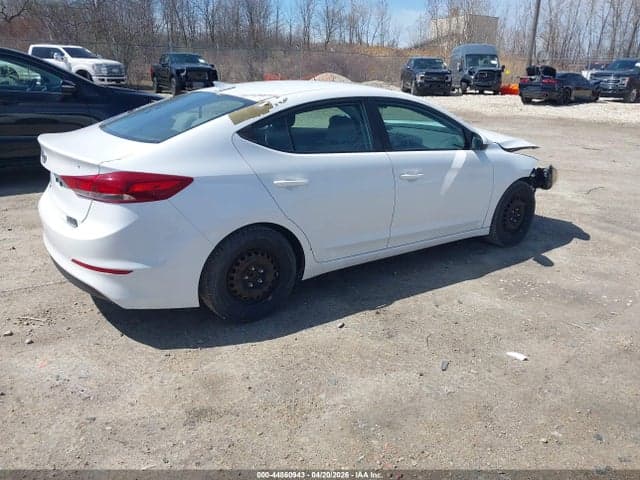 2017 HYUNDAI ELANTRA SE 4