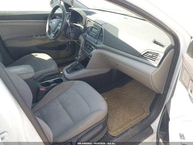 2017 HYUNDAI ELANTRA SE 5