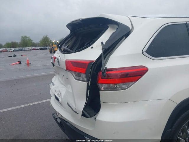 2019 TOYOTA HIGHLANDER LIMITED PLATINUM 16