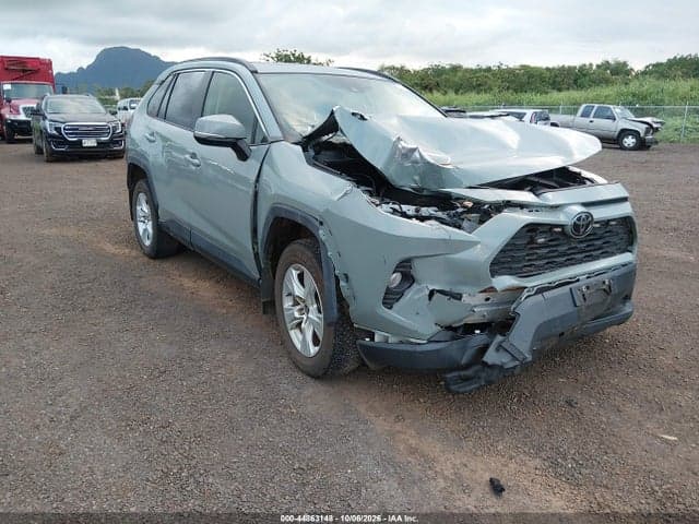 2021 TOYOTA RAV4 XLE 1