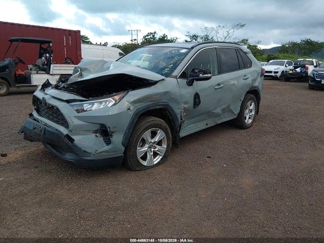 2021 TOYOTA RAV4 XLE 2