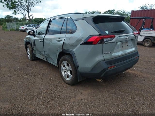2021 TOYOTA RAV4 XLE 3