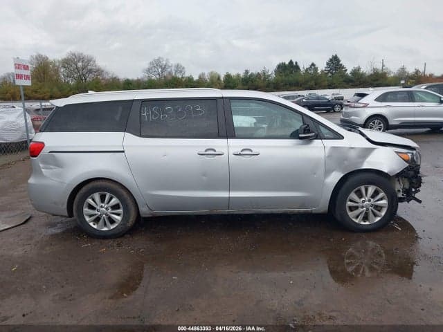 2017 KIA SEDONA LX 14