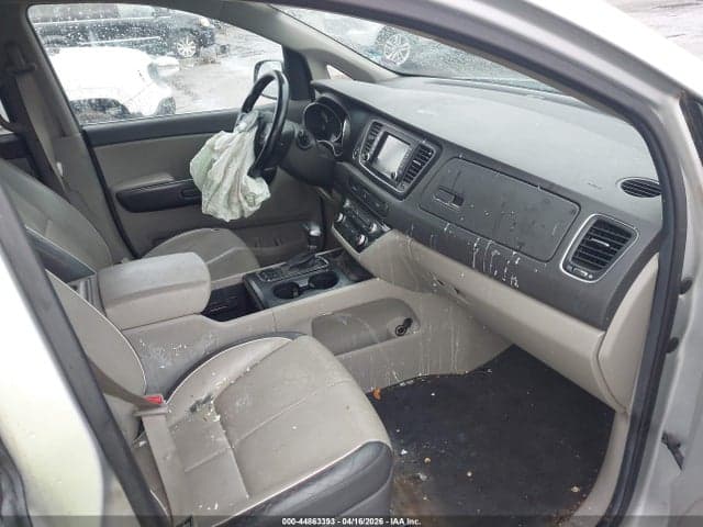 2017 KIA SEDONA LX 5