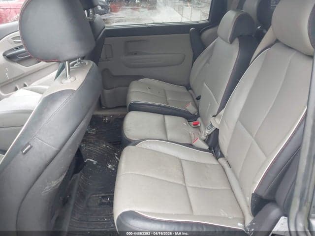 2017 KIA SEDONA LX 8