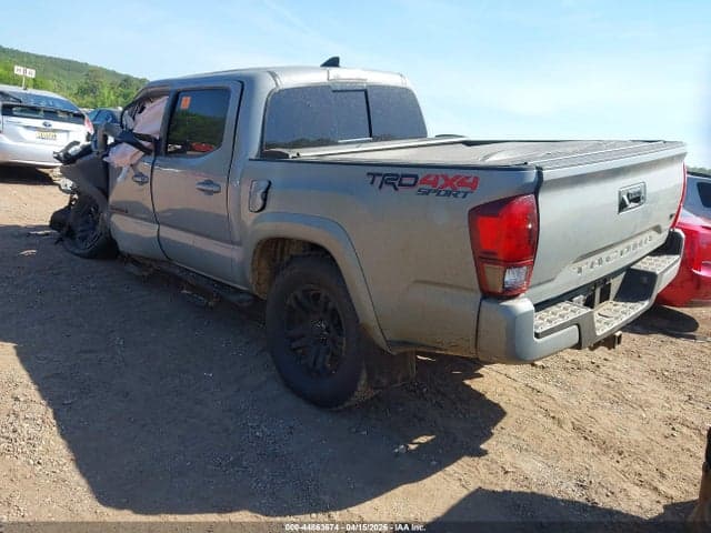 2019 TOYOTA TACOMA TRD SPORT 3