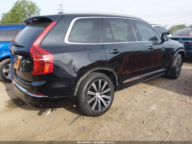 2023 VOLVO XC90 B6 PLUS 7-SEATER 4