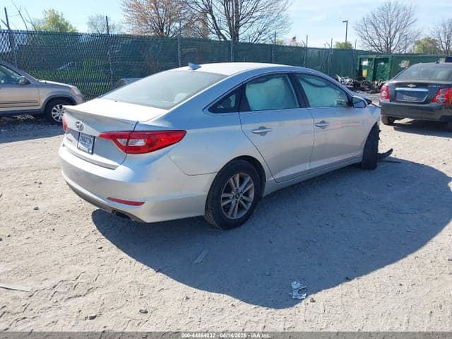 2017 HYUNDAI SONATA SE 4