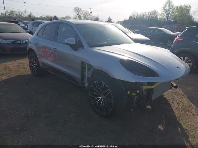 2026 PORSCHE MACAN T 1