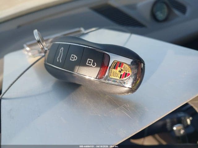 2026 PORSCHE MACAN T 11